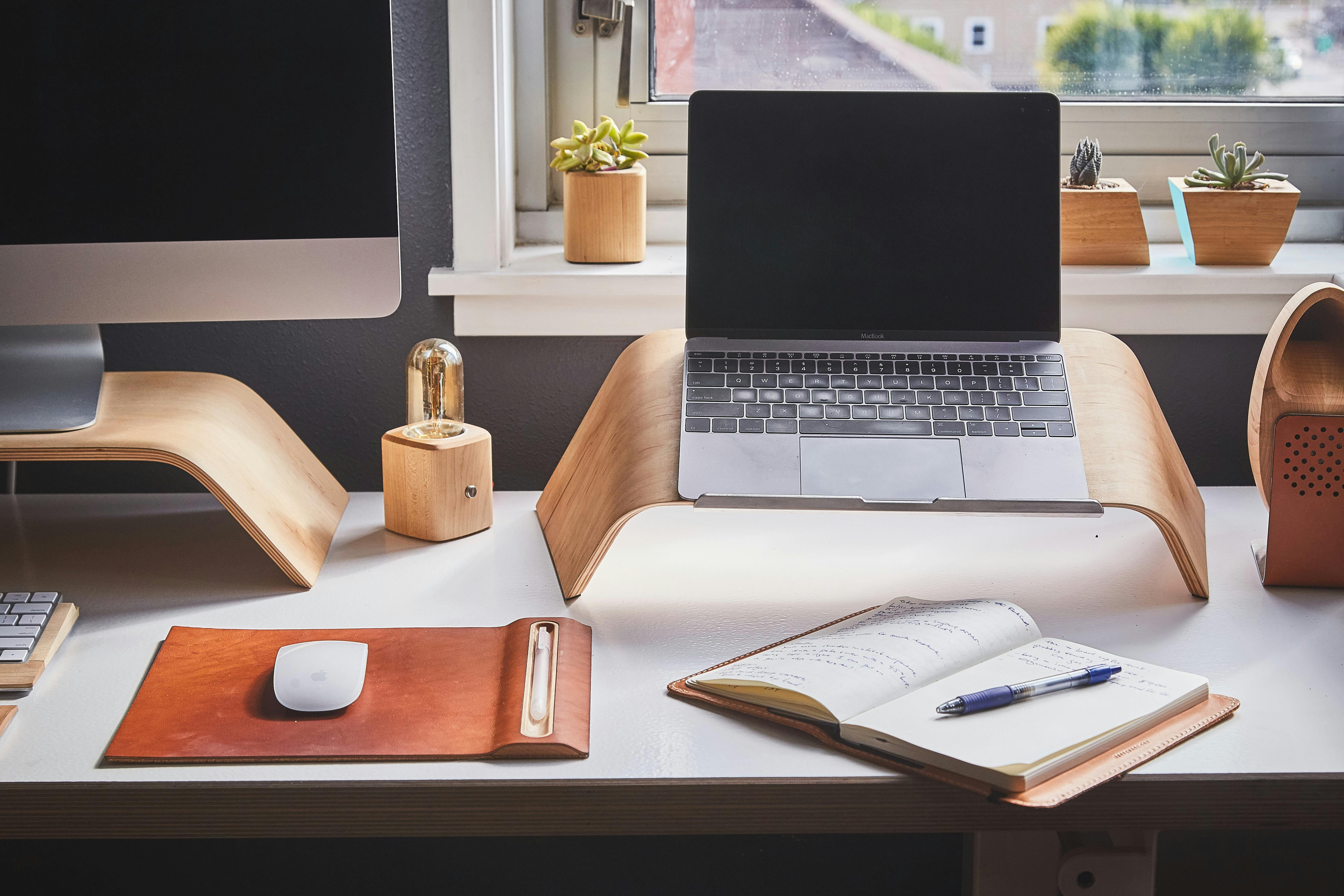 How to Become a Bookkeeper in 2025: Smart Steps to Succeed